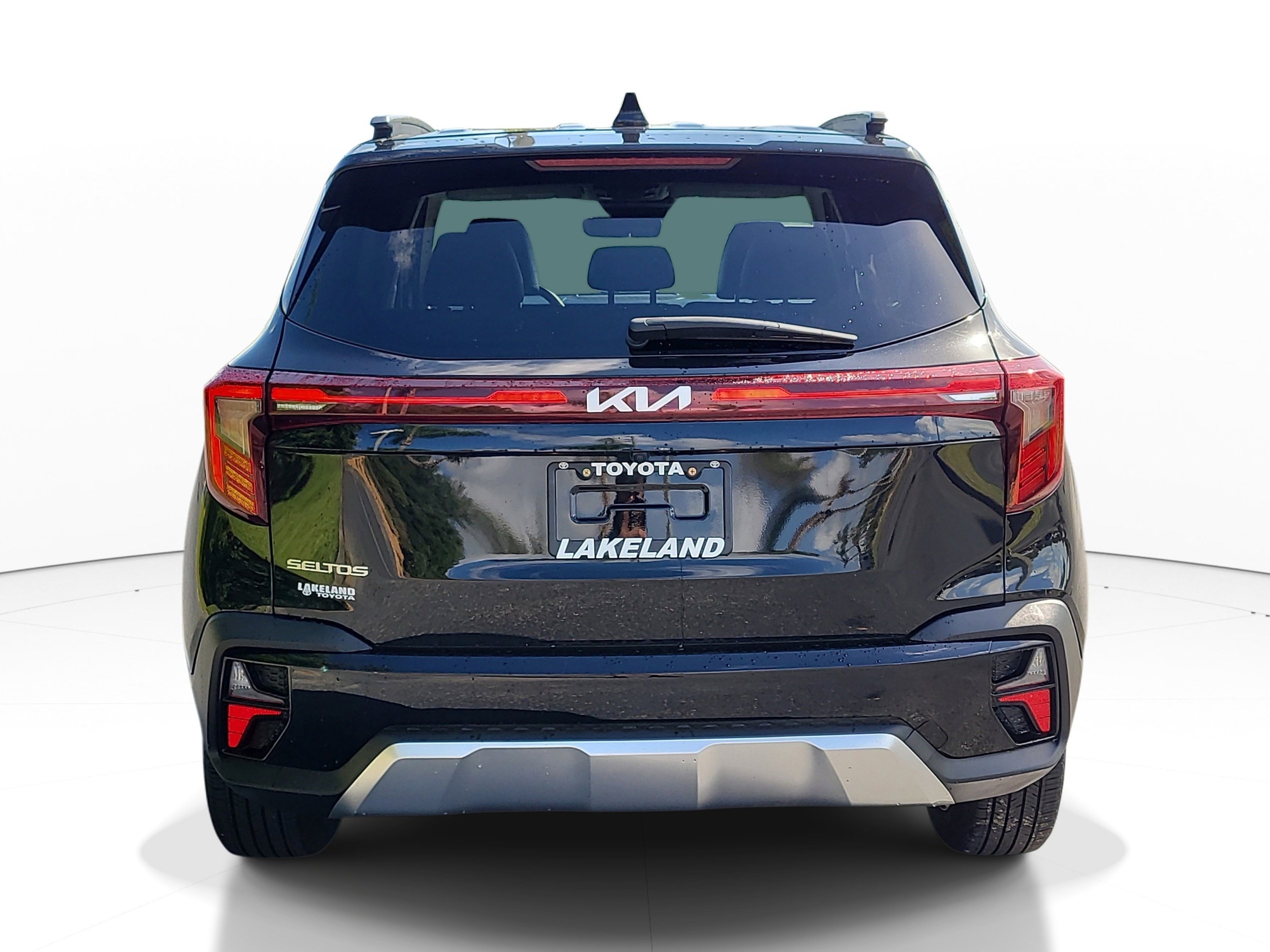 Used 2025 Kia Seltos S image 6