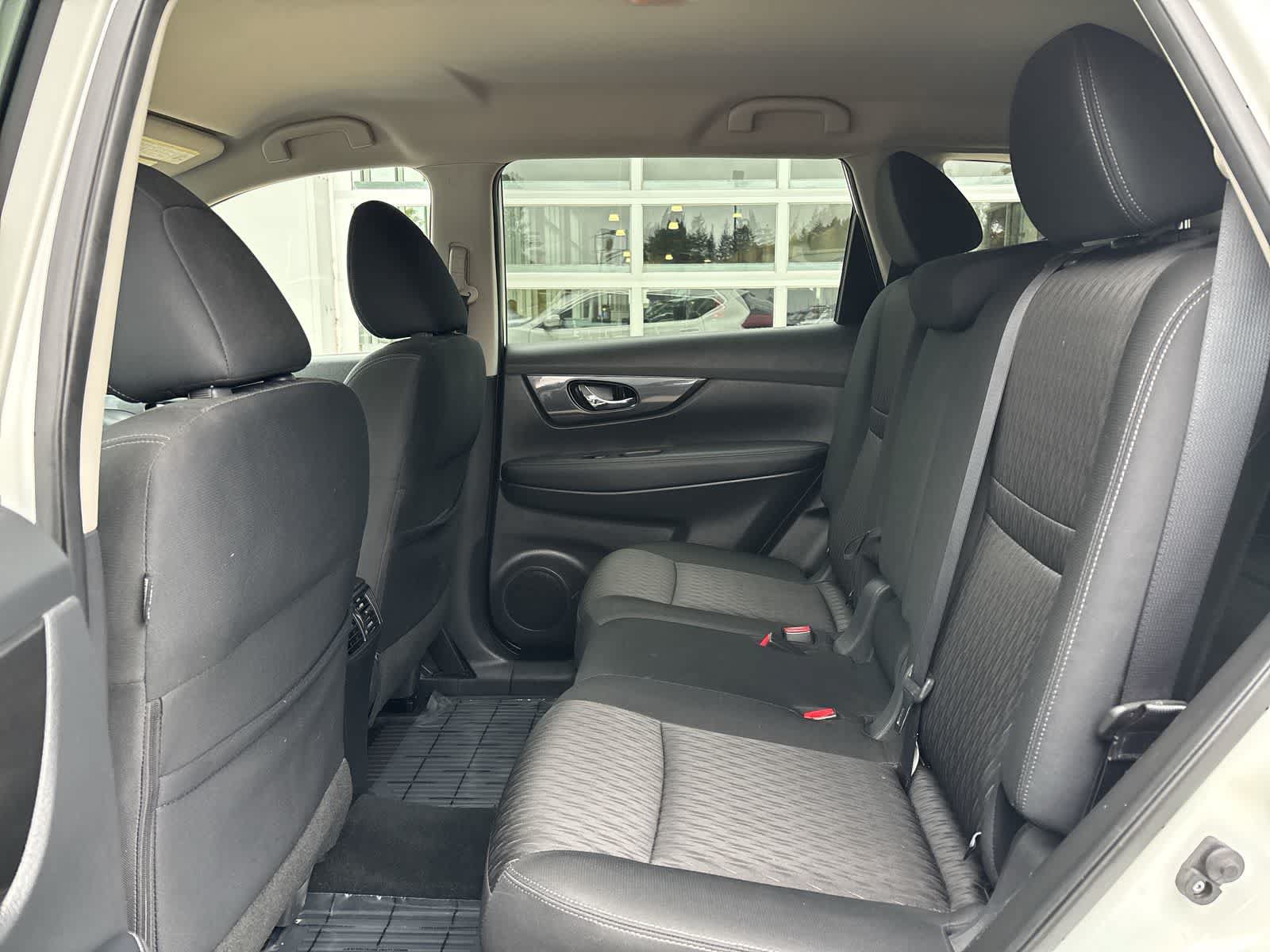 Used 2019 Nissan Rogue SV FWD image 10