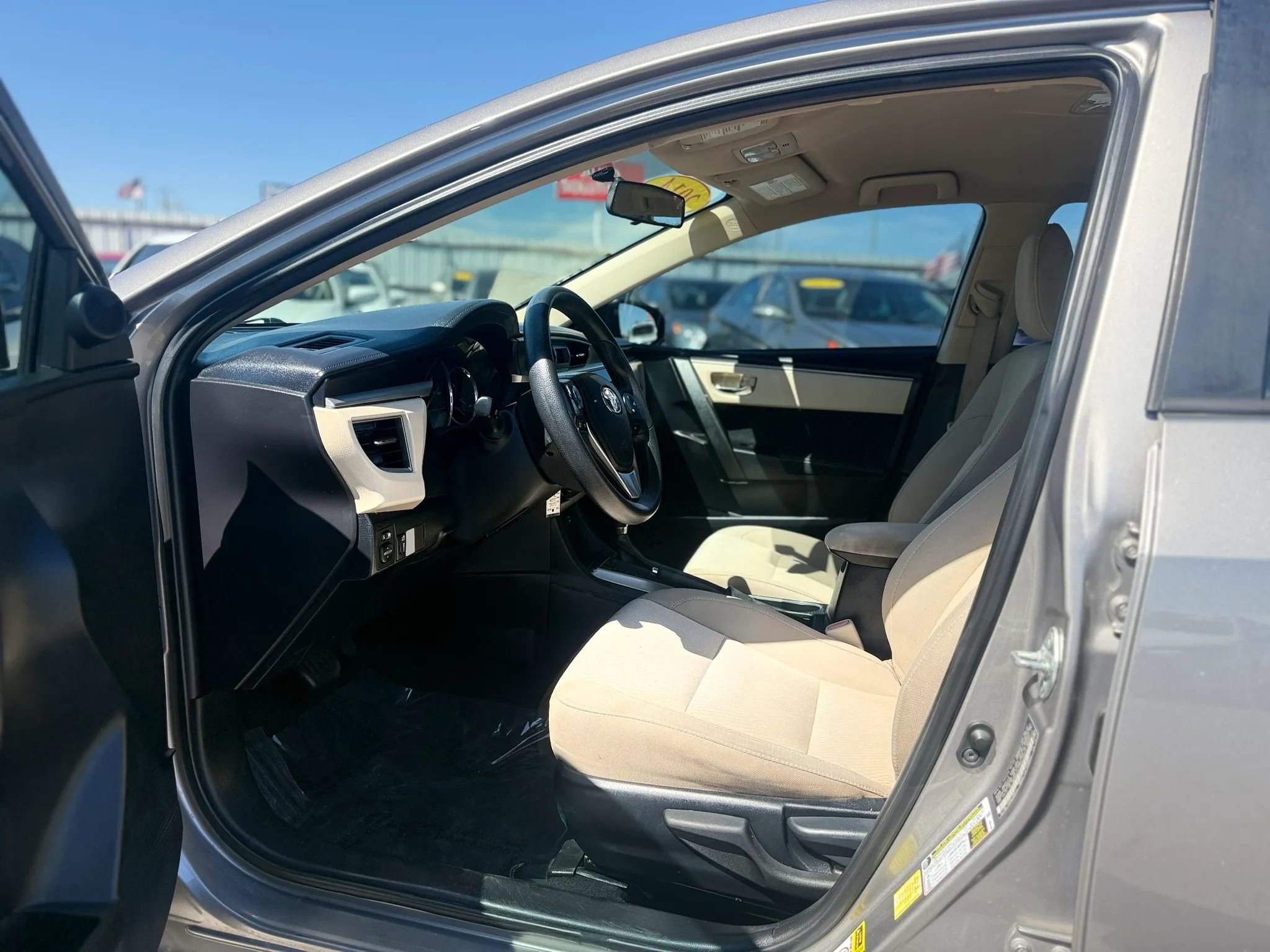 Used 2014 Toyota Corolla LE image 8