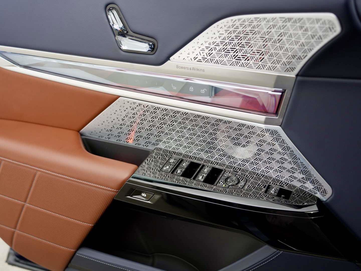 Used 2025 BMW 760i xDrive w/ Executive Package image 16