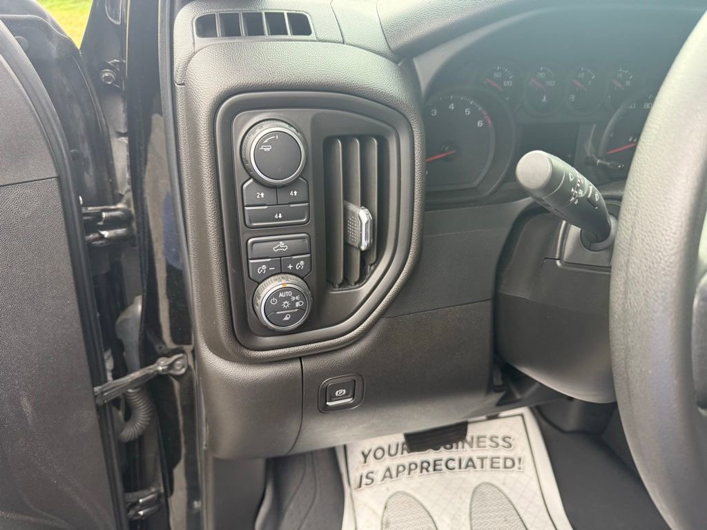 Used 2022 Chevrolet Silverado 2500 Custom w/ Custom Value Package image 14