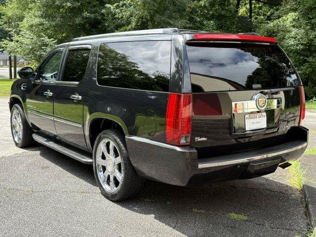 Used 2013 Cadillac Escalade ESV Luxury AWD/4WD image 17