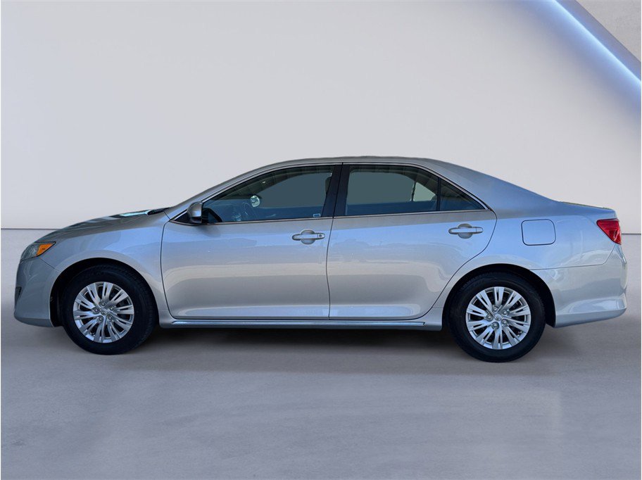 Used 2012 Toyota Camry LE FWD image 3