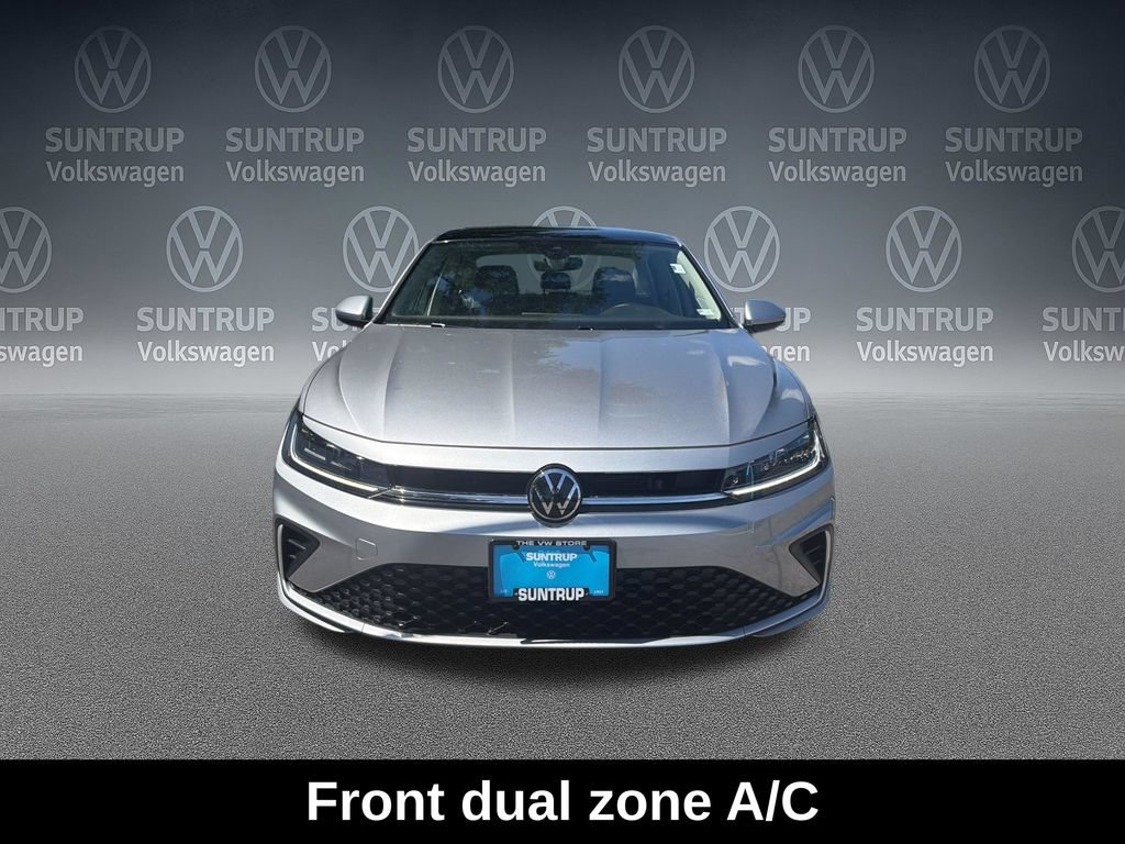 Used 2025 Volkswagen Jetta SE w/ Sunroof Package FWD image 10
