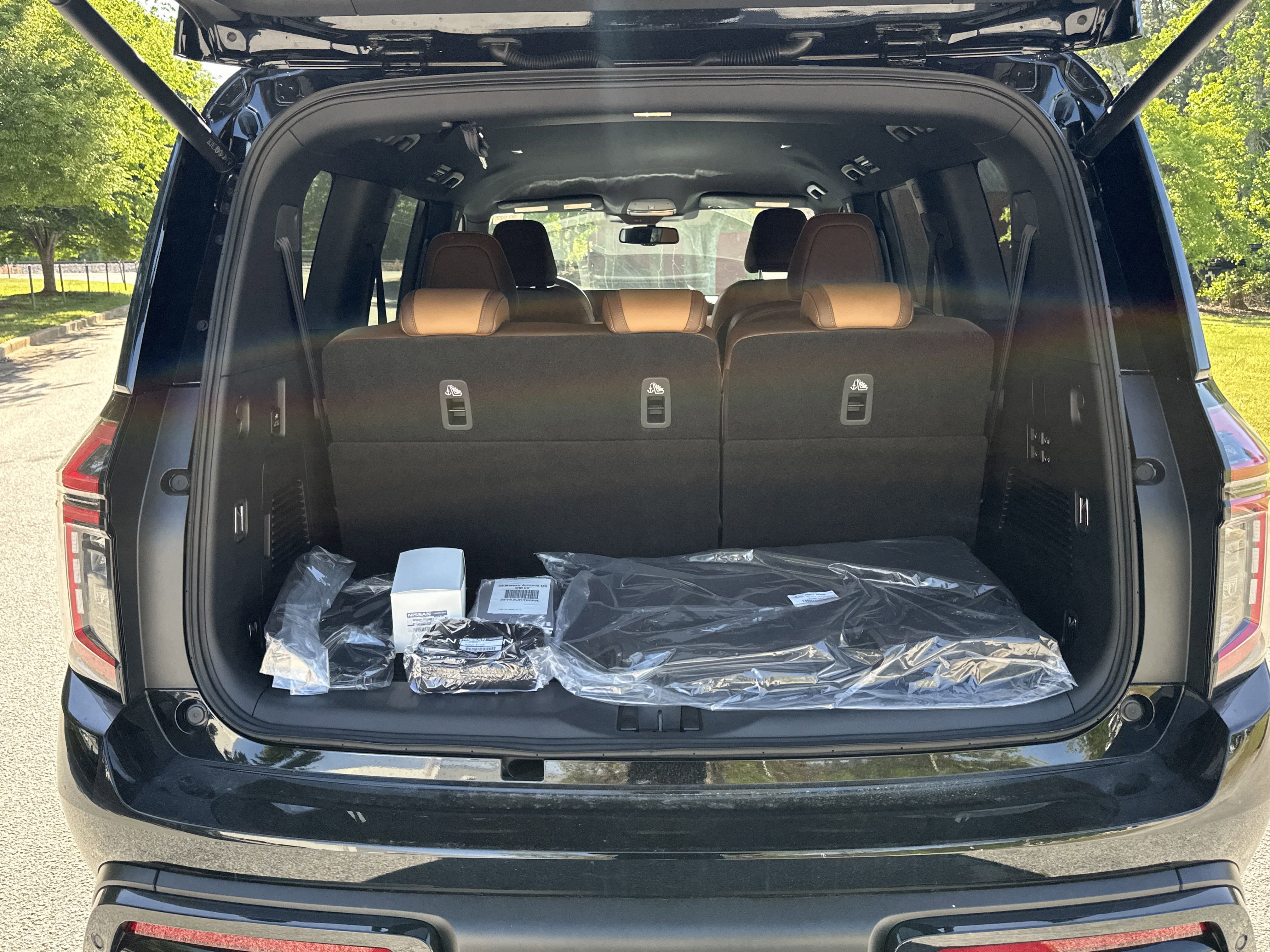 New 2025 Nissan Armada SL w/ Captain's Chari Seat Package image 18