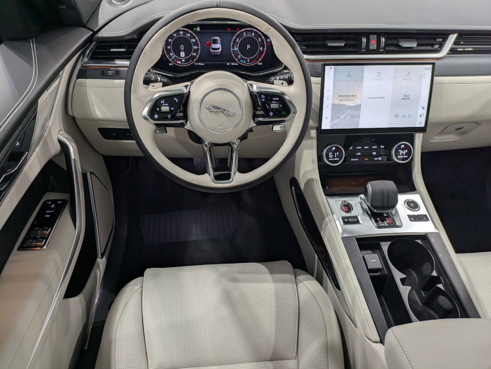 New 2026 Jaguar F-PACE R-Dynamic S image 10