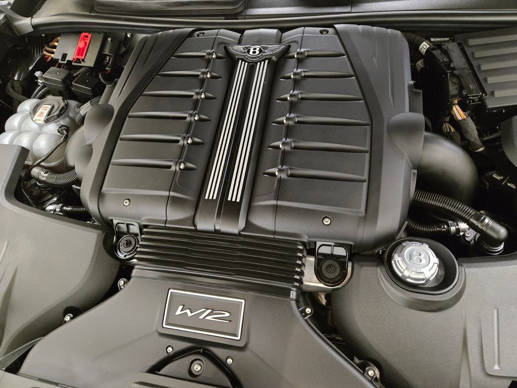 Used 2021 Bentley Bentayga Speed image 28