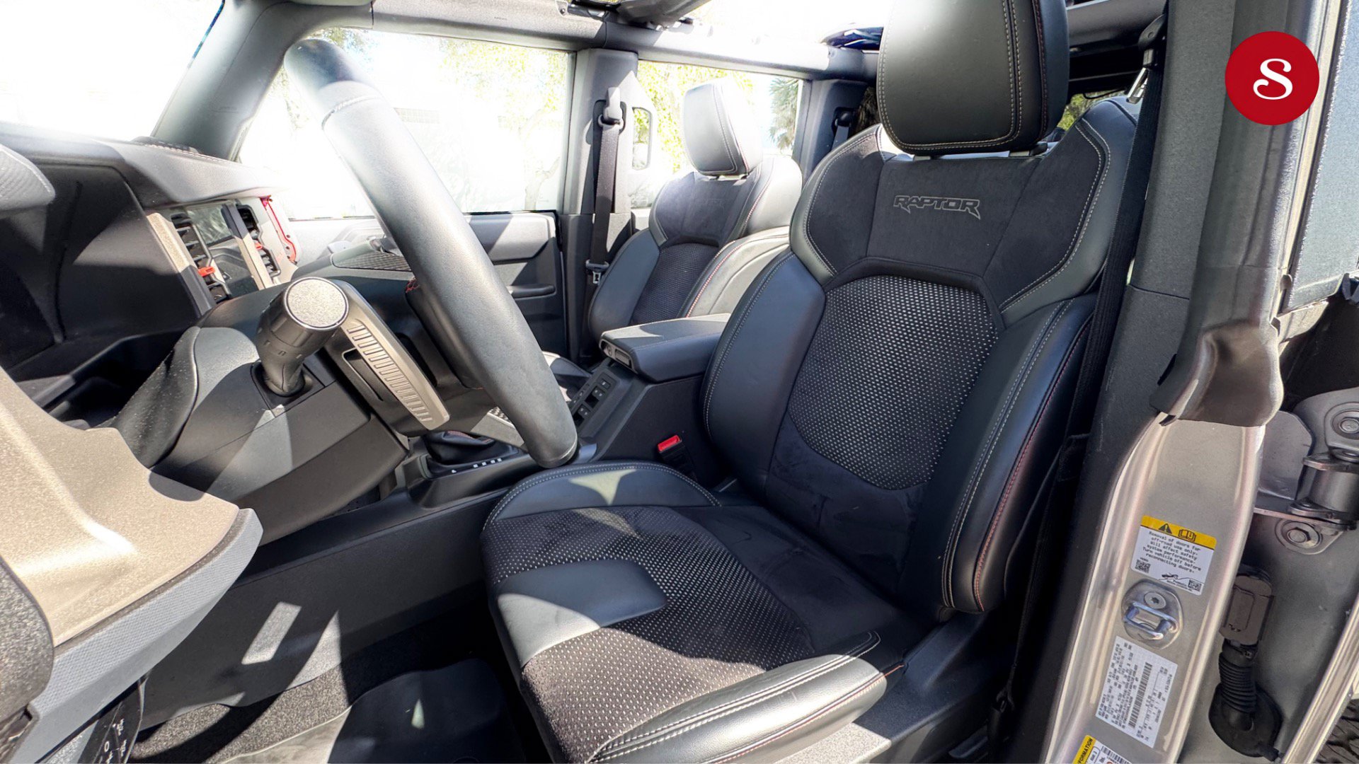 Used 2024 Ford Bronco Raptor w/ Interior Carbon Fiber Pack 6 AWD/4WD image 17