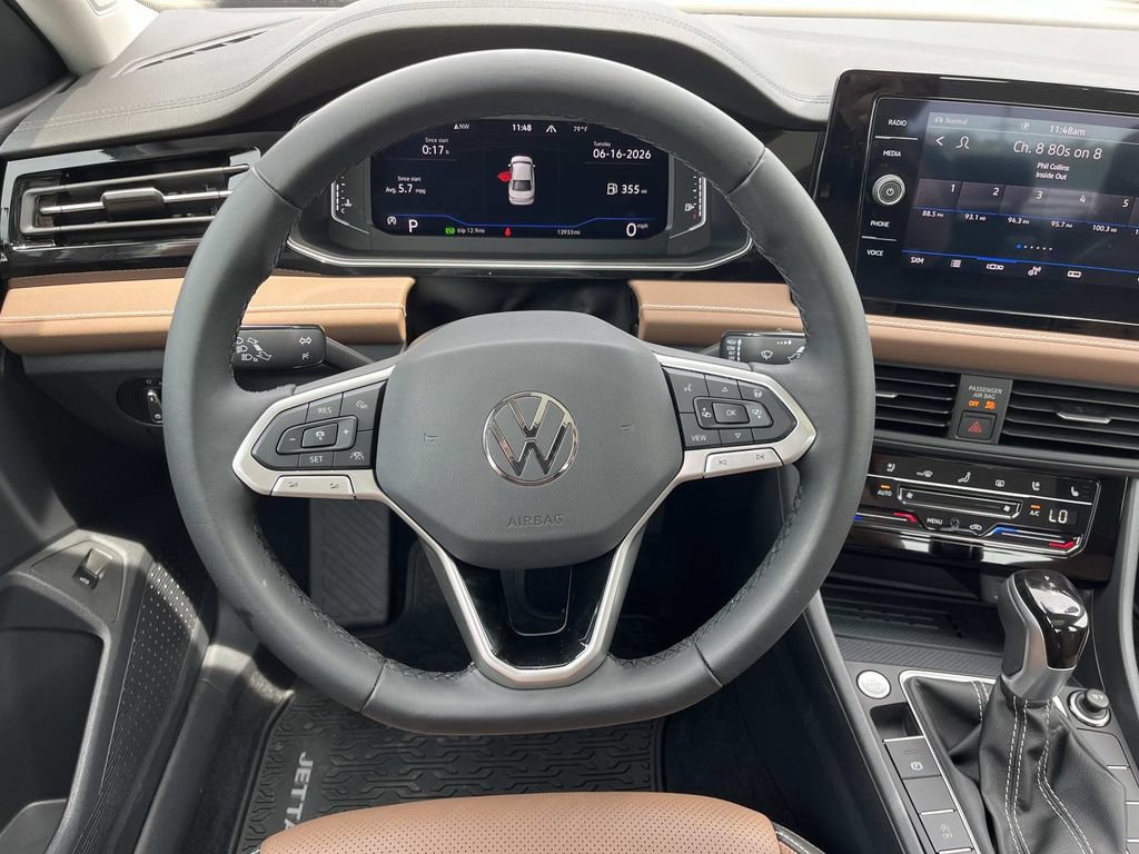 Used 2025 Volkswagen Jetta SEL FWD image 12
