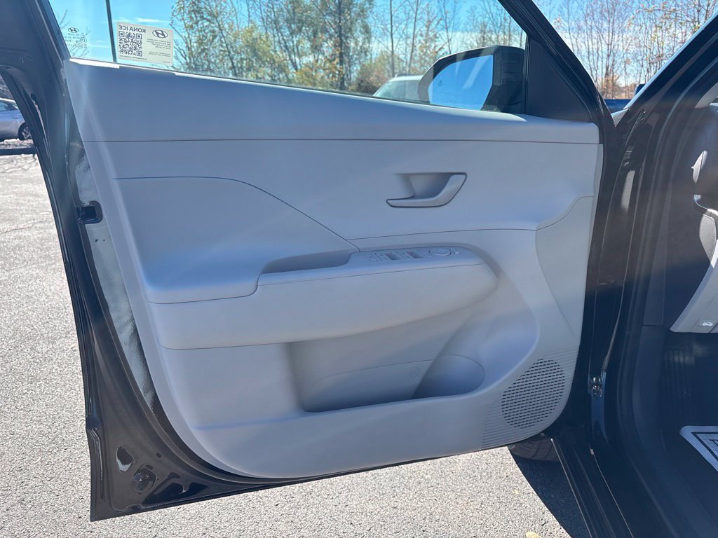 Used 2025 Hyundai Kona SEL AWD/4WD image 14