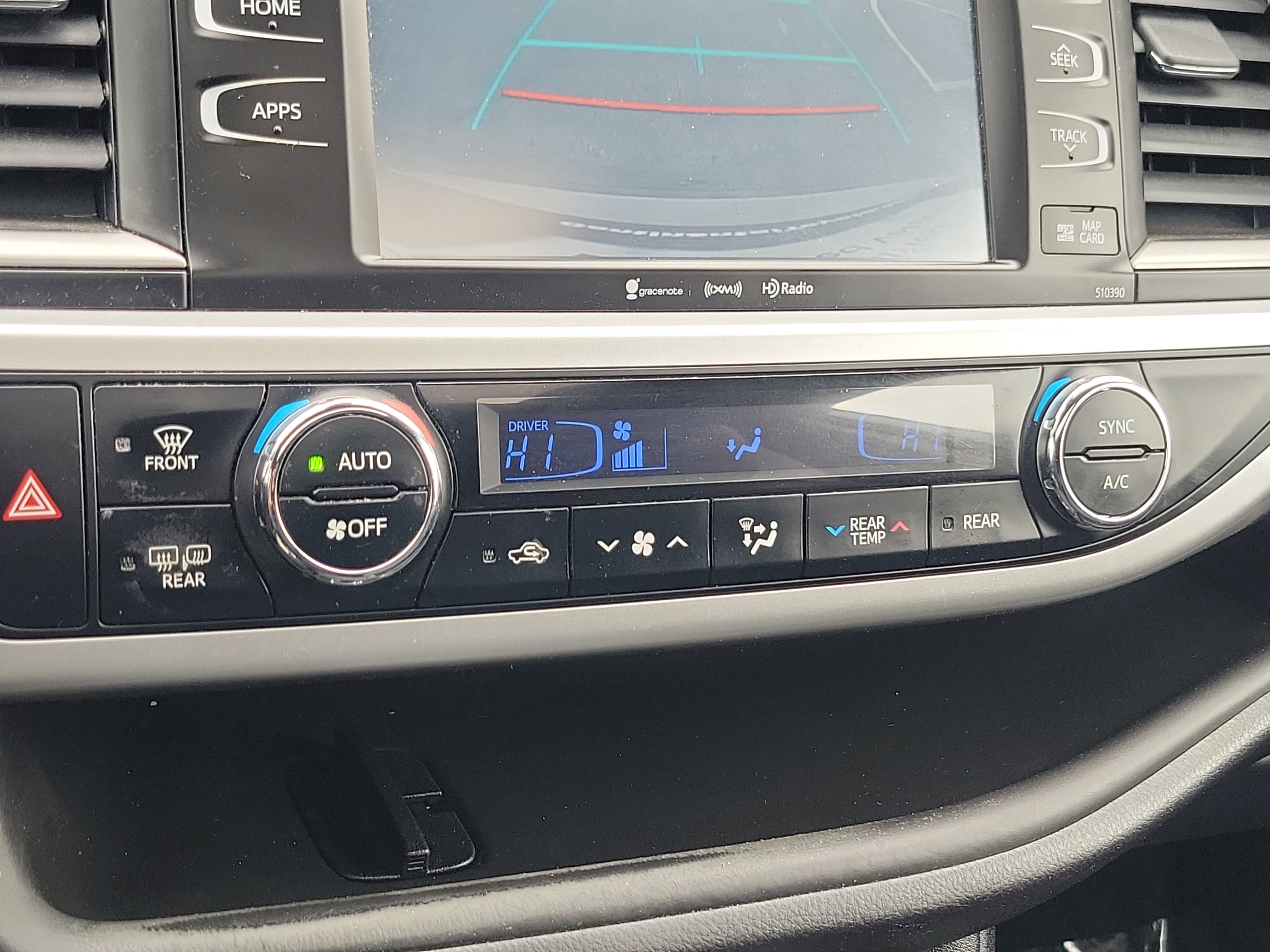 Certified 2018 Toyota Highlander SE AWD/4WD image 31