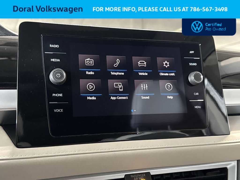 Used 2025 Volkswagen Taos SE FWD image 18