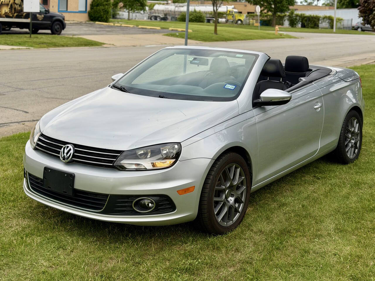 Used 2012 Volkswagen Eos Komfort FWD image 3