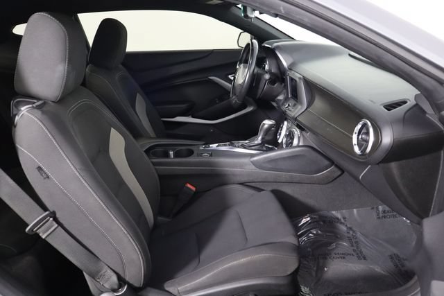 Used 2022 Chevrolet Camaro LT RWD image 18