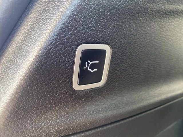 Used 2025 Chrysler Pacifica Select FWD image 6