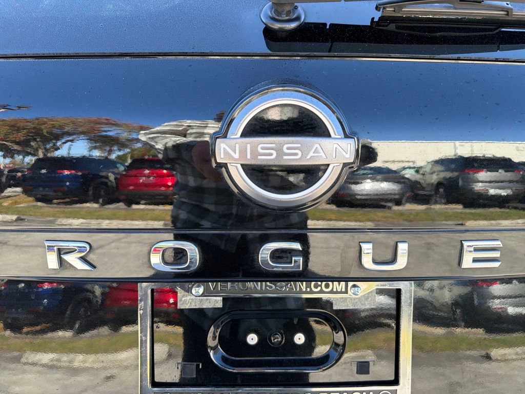 Used 2022 Nissan Rogue SV FWD image 10