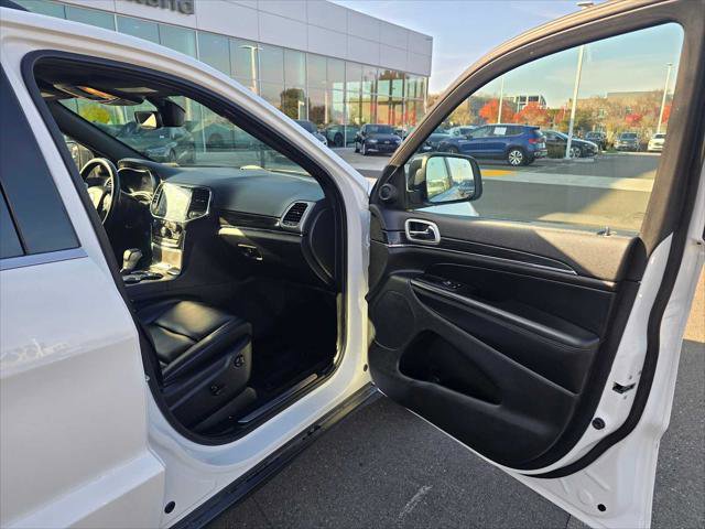 Used 2022 Jeep Grand Cherokee Limited image 12