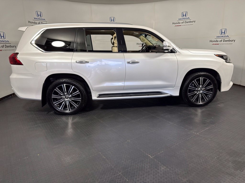 Used 2019 Lexus LX 570 4WD w/ Luxury Package image 3