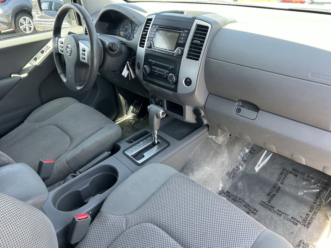 Used 2016 Nissan Frontier SV image 9