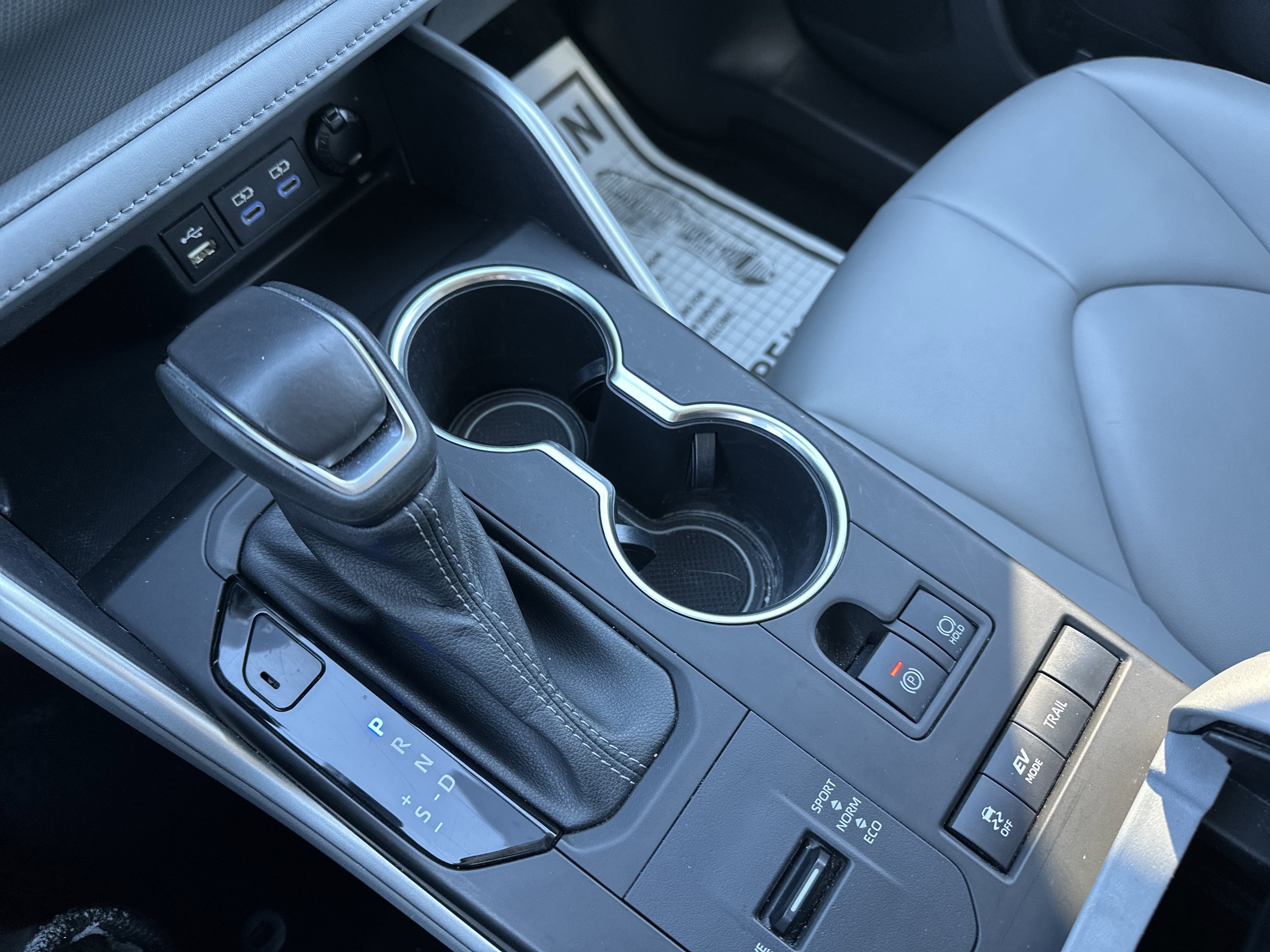 Used 2022 Toyota Highlander XLE image 25