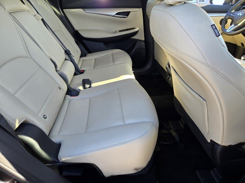 Used 2021 INFINITI QX50 Luxe AWD/4WD image 15