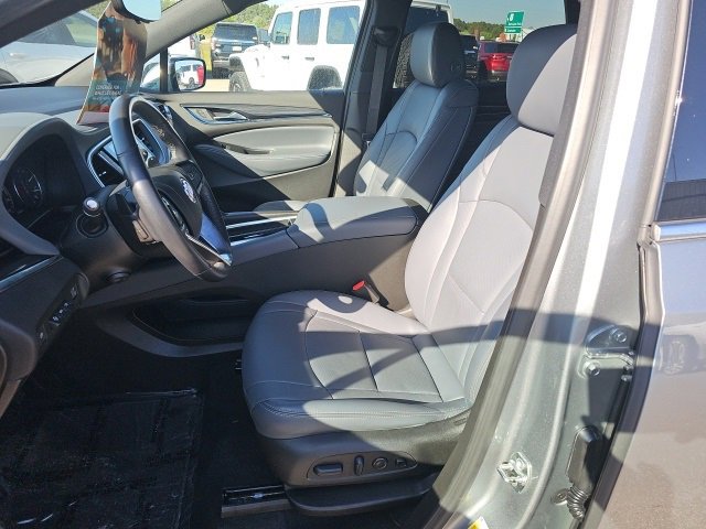 Used 2024 Buick Enclave Premium image 12