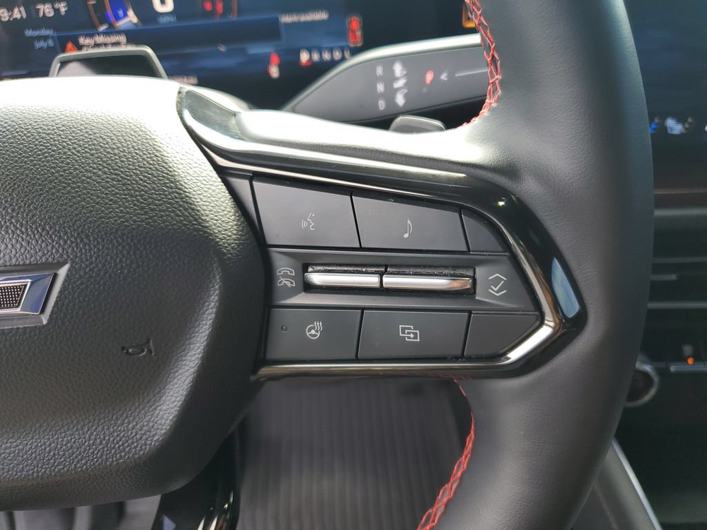 Used 2024 Chevrolet Traverse RS AWD/4WD image 27