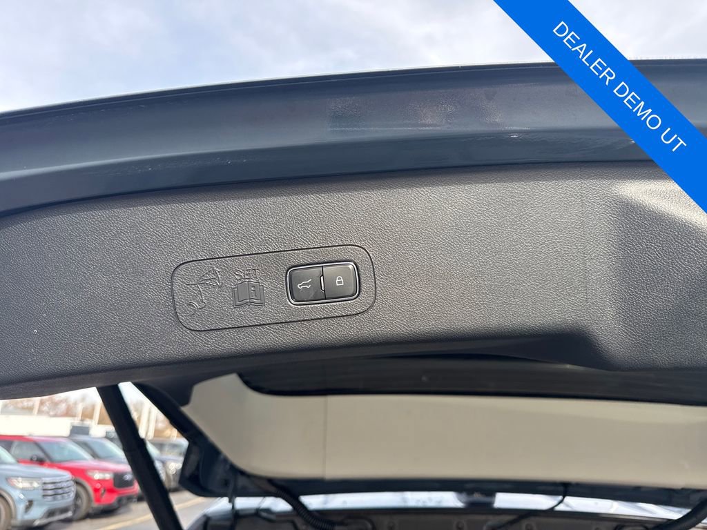 Used 2025 Lincoln Aviator Reserve w/ Jet Appearance Package image 11