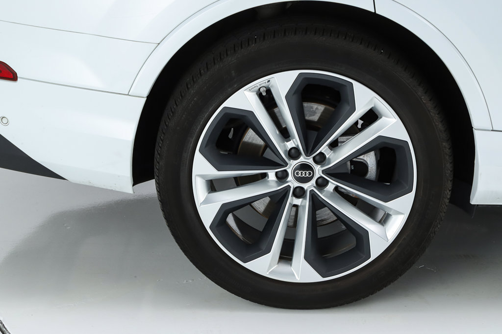 Used 2023 Audi Q7 3.0T Prestige AWD/4WD image 17