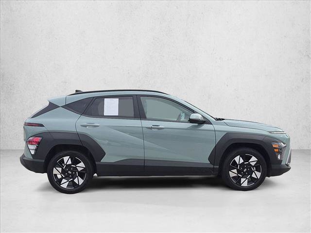 Used 2025 Hyundai Kona SEL FWD image 4