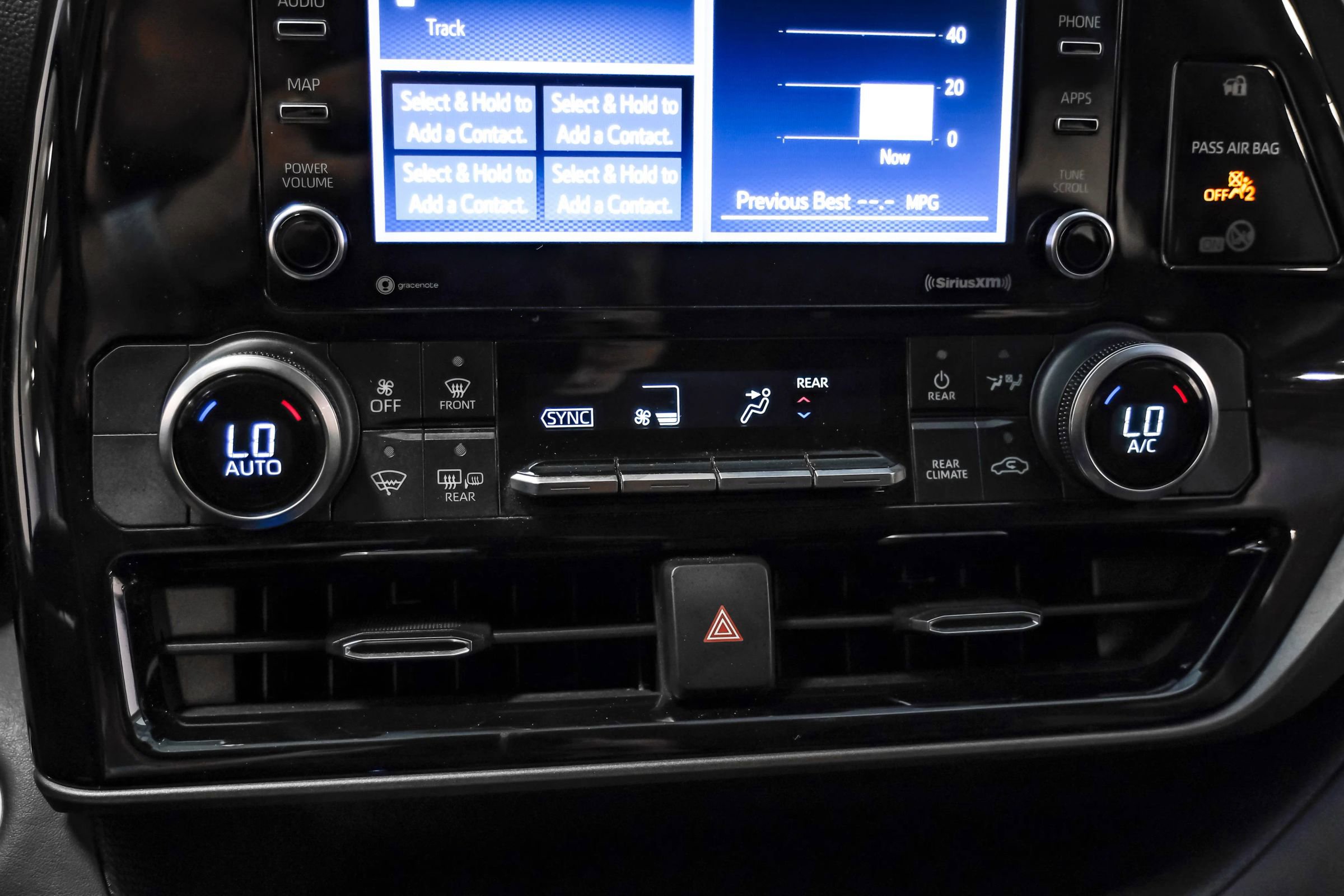 Used 2020 Toyota Highlander L FWD image 24
