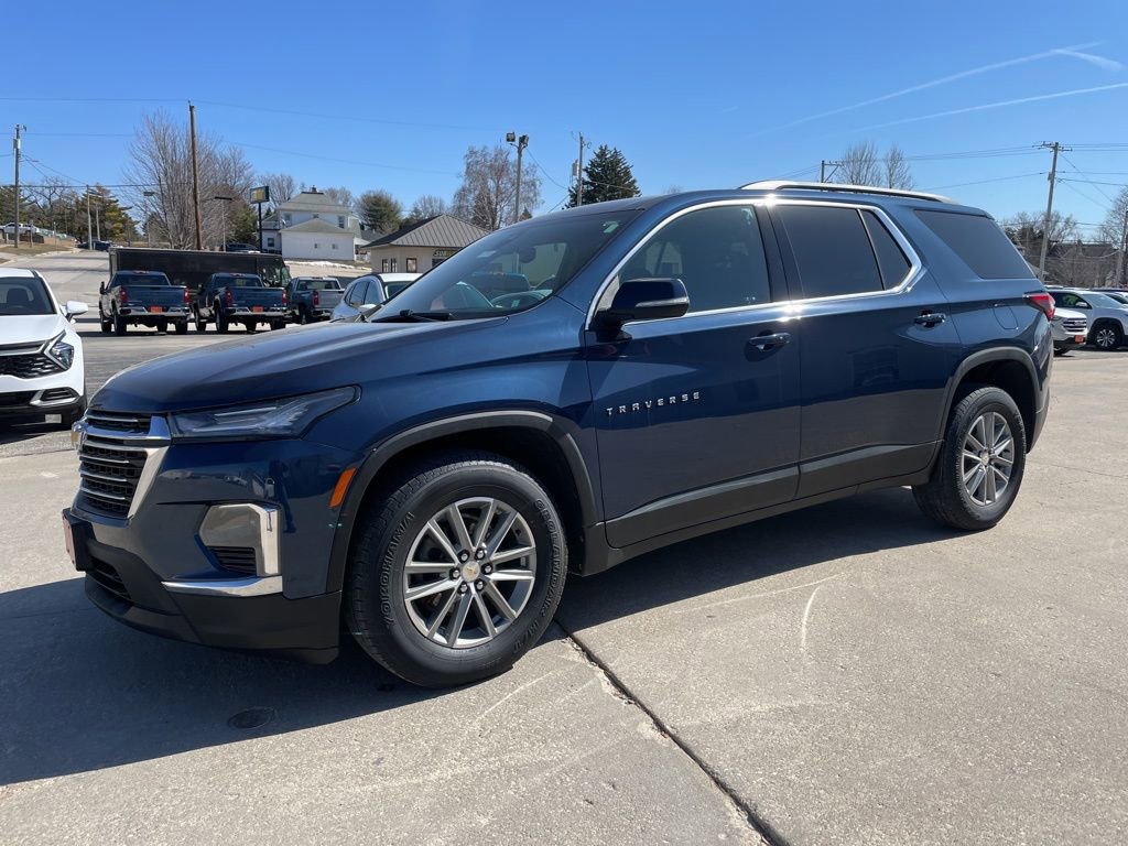 Used 2023 Chevrolet Traverse LT w/ LPO, Floor Liner Package image 1