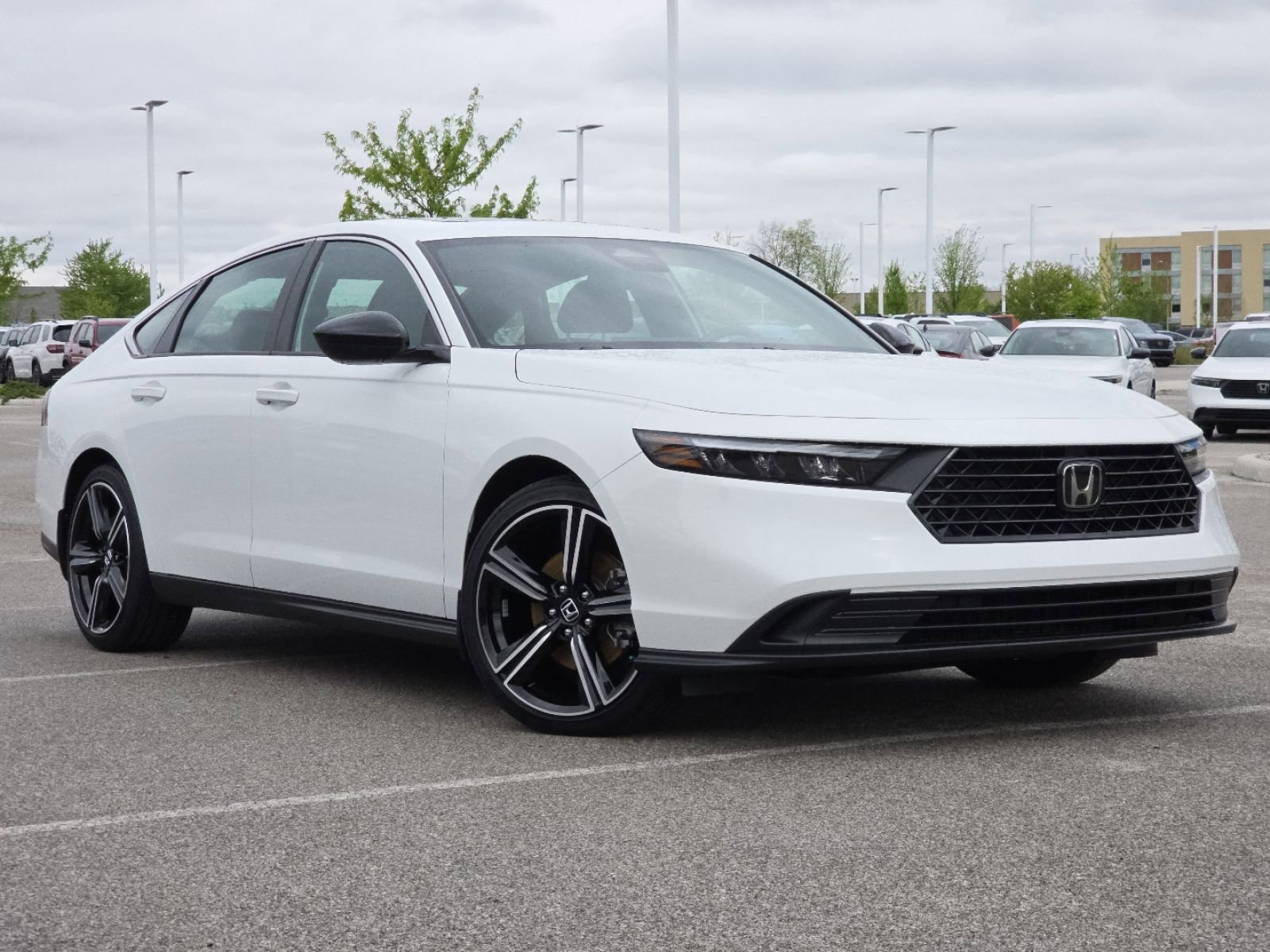 Used 2023 Honda Accord Sport image 2