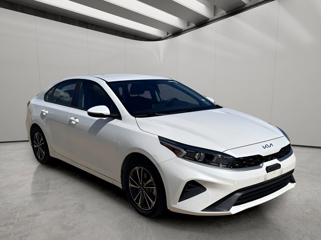 Used 2023 Kia Forte LXS w/ LXS Technology Package FWD image 7