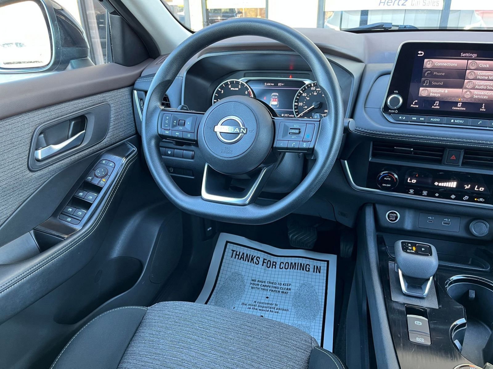 Used 2023 Nissan Rogue SV image 34