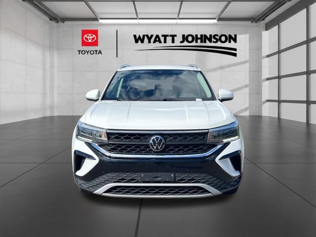 Used 2024 Volkswagen Taos SE FWD image 4