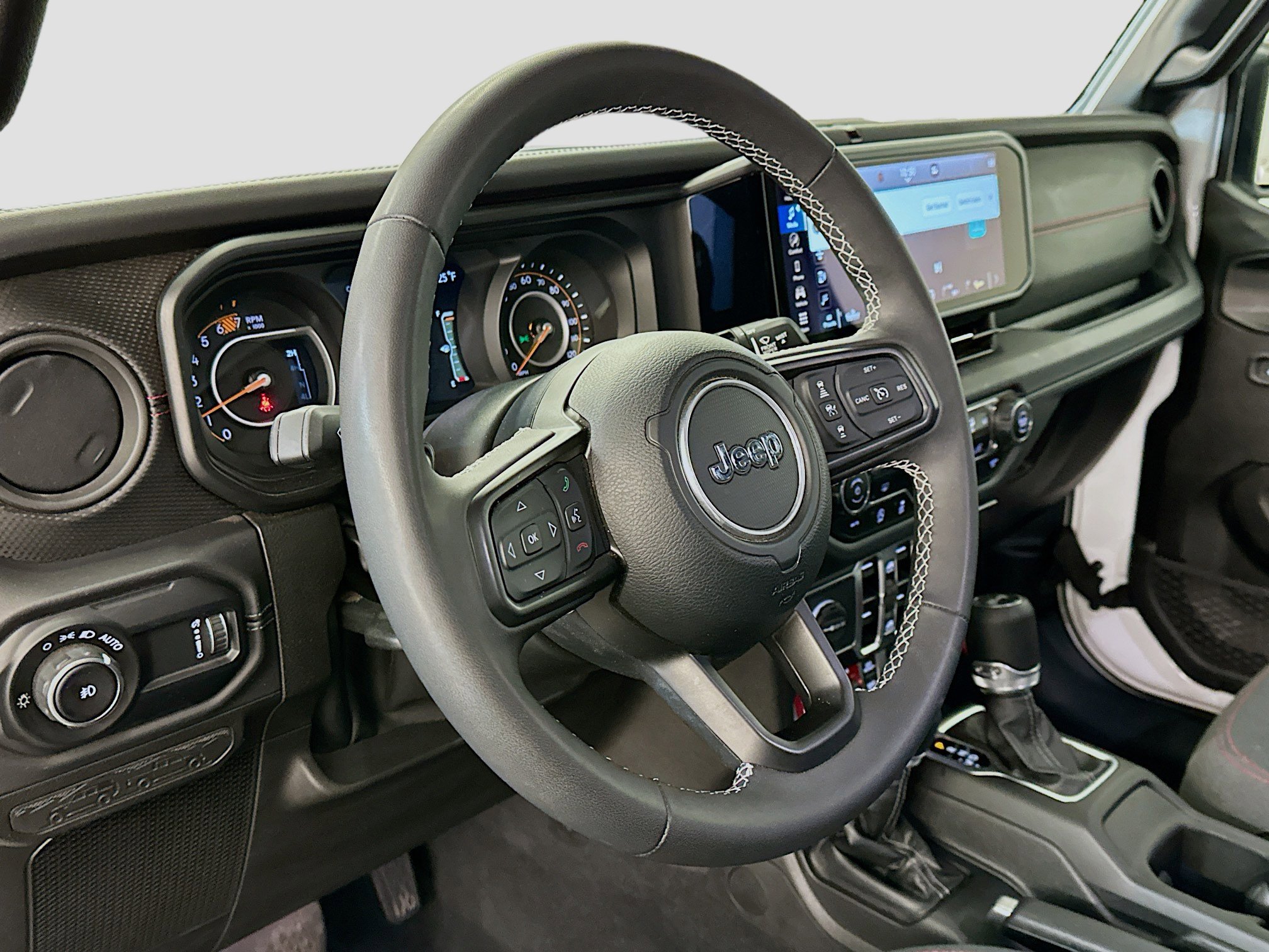 Used 2025 Jeep Wrangler Unlimited Rubicon image 18