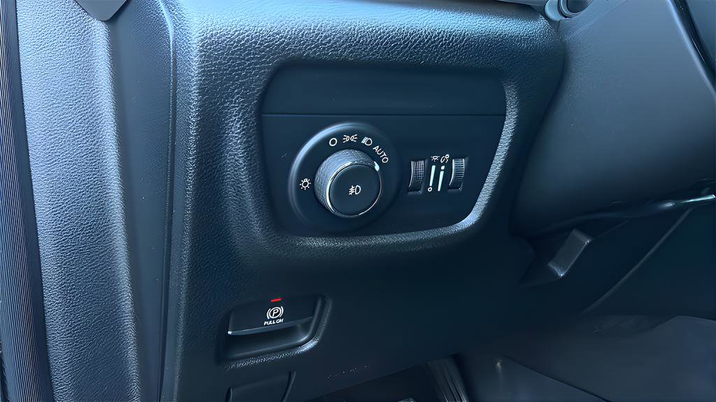 Used 2022 Jeep Grand Cherokee Limited image 14