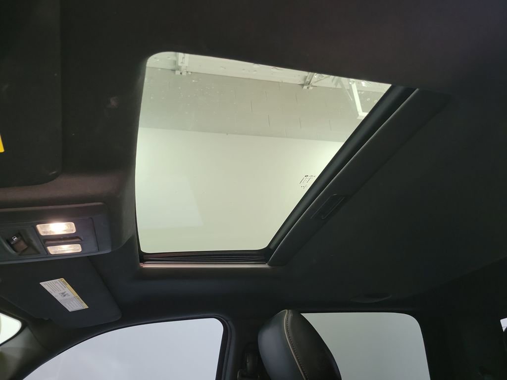 Used 2016 RAM 1500 Limited RWD image 32