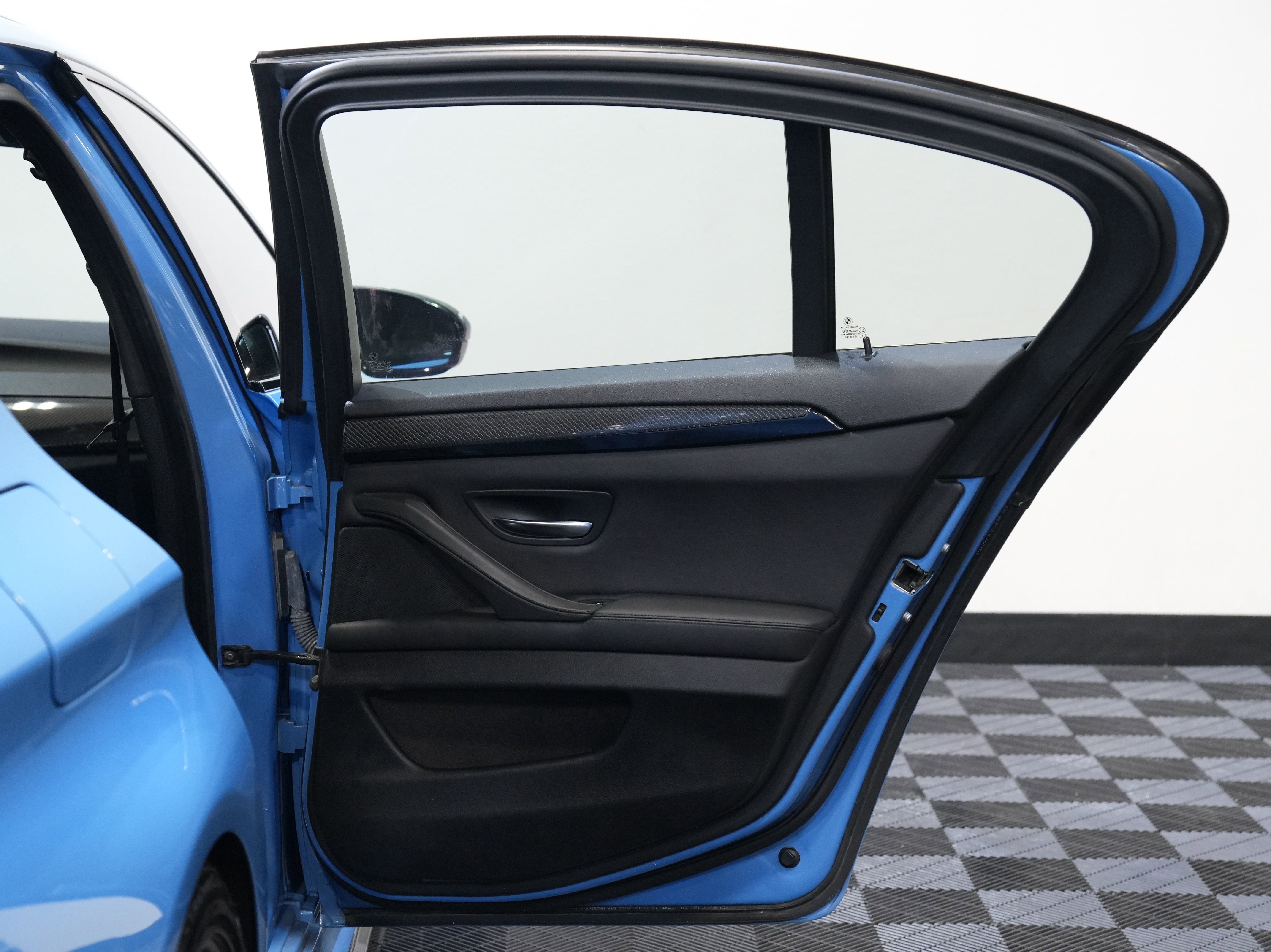 Used 2013 BMW M5 image 29