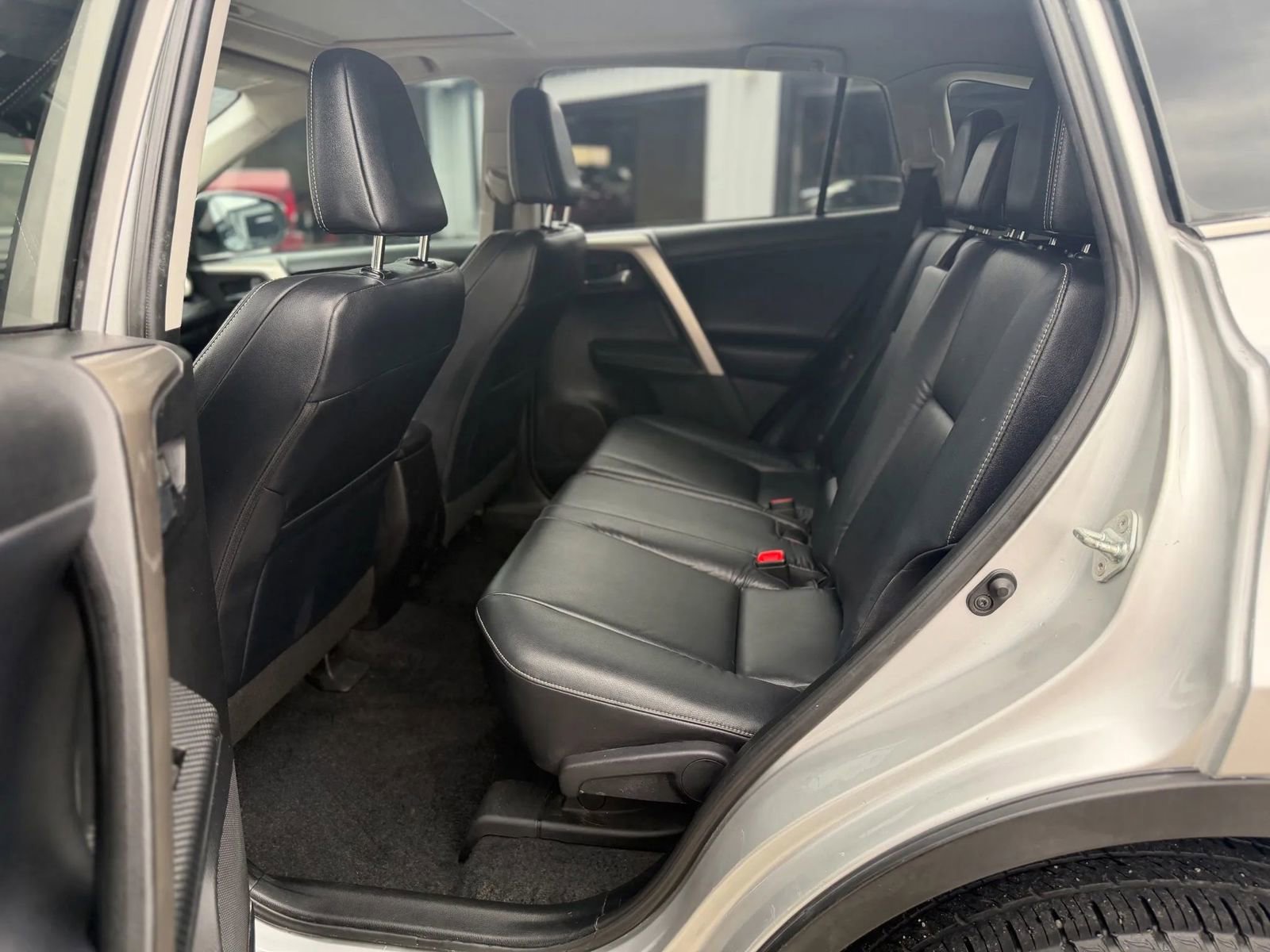 Used 2015 Toyota RAV4 Limited w/ Technology Package image 22