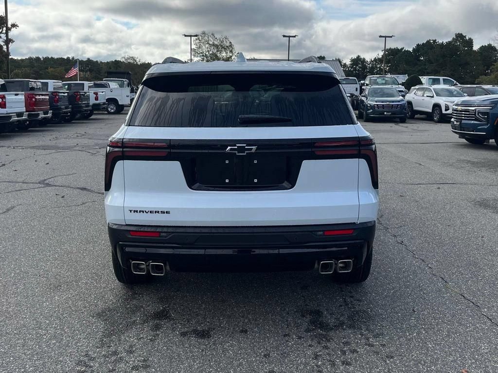 New 2026 Chevrolet Traverse LT w/ Midnight/Sport Edition FWD image 4