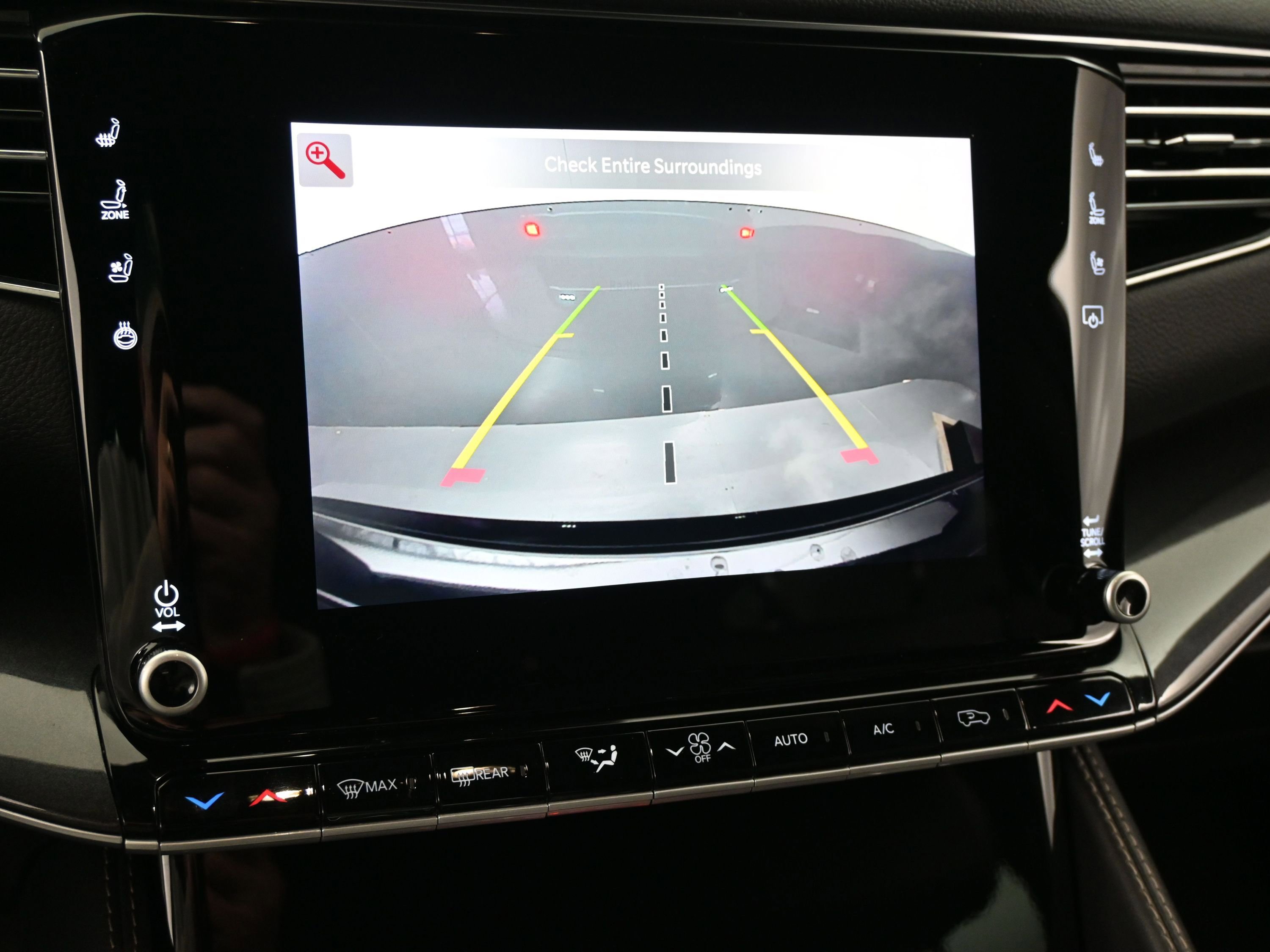 Used 2024 Jeep Wagoneer 2WD image 15