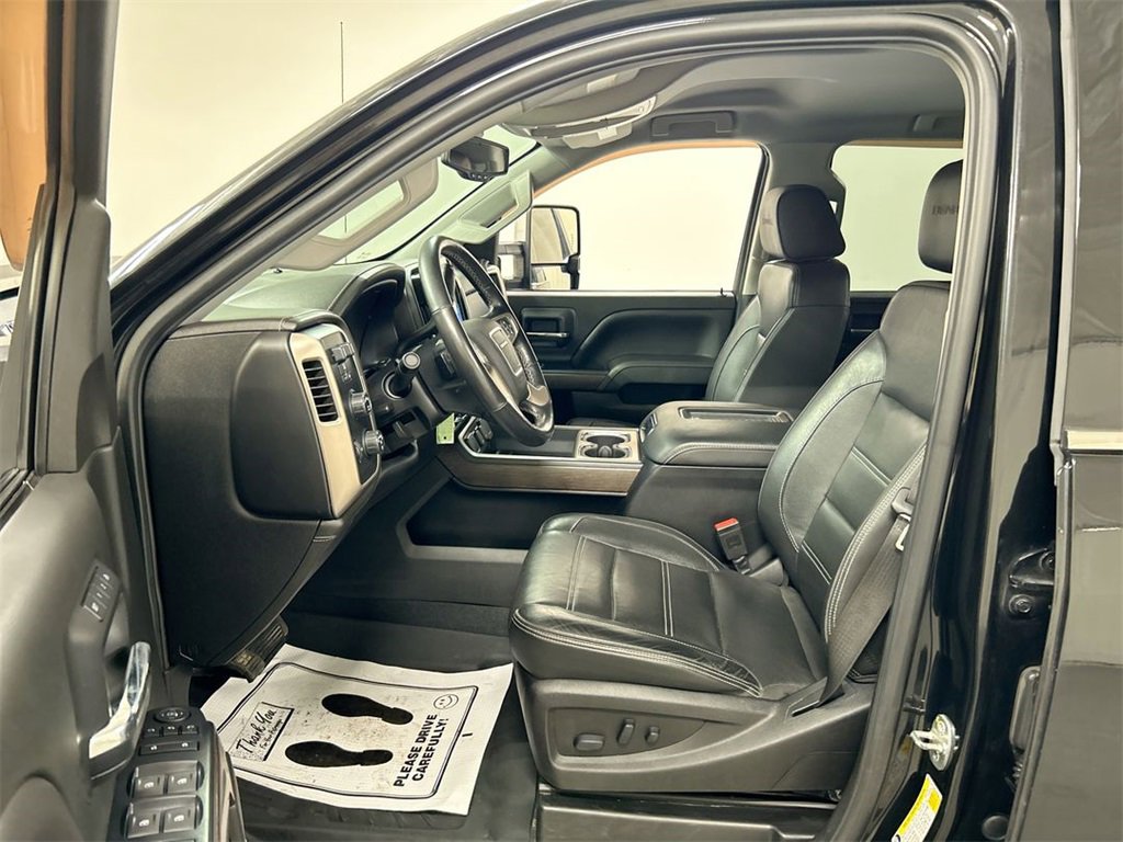 Used 2019 GMC Sierra 2500 Denali w/ Duramax Plus Package image 9