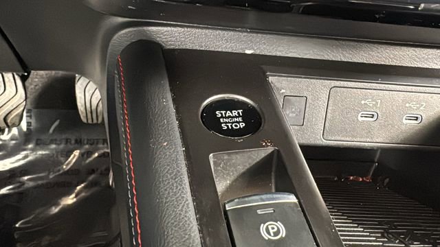 Certified 2025 Nissan Kicks SR image 23