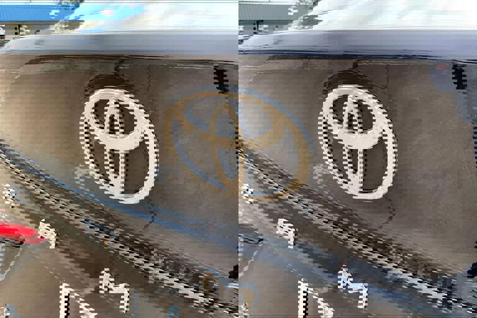 Used 2025 Toyota Camry SE image 29