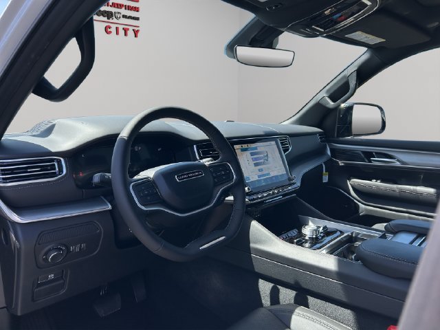 New 2026 Jeep Grand Wagoneer L Limited AWD/4WD image 25