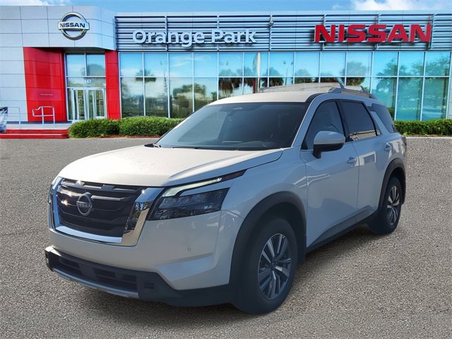 New 2025 Nissan Pathfinder SL image 4