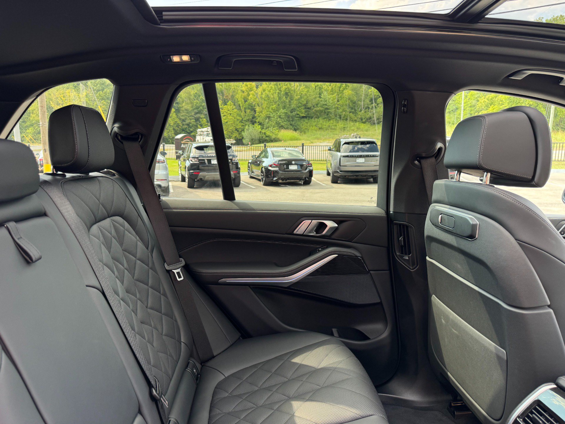 Used 2025 BMW X5 xDrive50e w/ M Sport Package AWD/4WD image 35