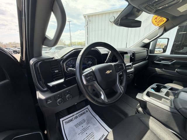 Used 2024 Chevrolet Silverado 2500 LT AWD/4WD image 15